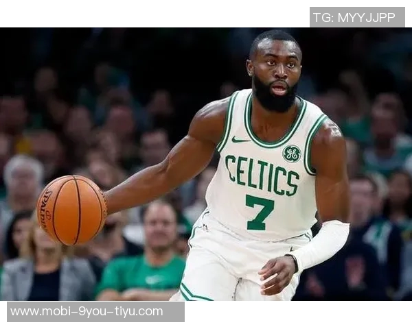 轻松发挥杰伦布朗13投6中轻松斩获21分1篮板展现实力