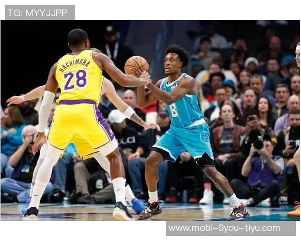 雷迪克谈八村塁与詹姆斯父子合砍34分展现传奇风采