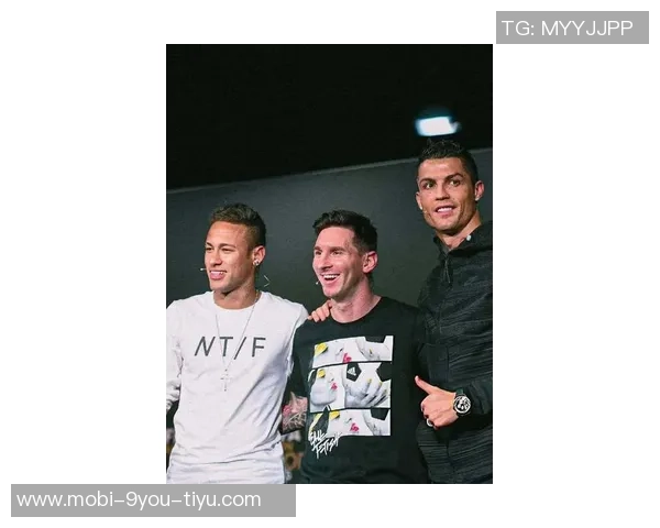 特雷泽盖与梅西同框合影致敬足球历史无可争议的第一人梅西 特雷泽盖与梅西同框合影致敬足球历史无可争议的第一人梅西